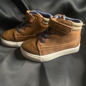 Wonder Nation leather Velcro strap boots. Size 6